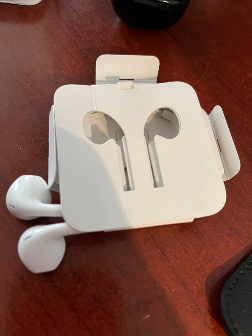 Apple White Wired Earbuds in Folded Card lightning connector